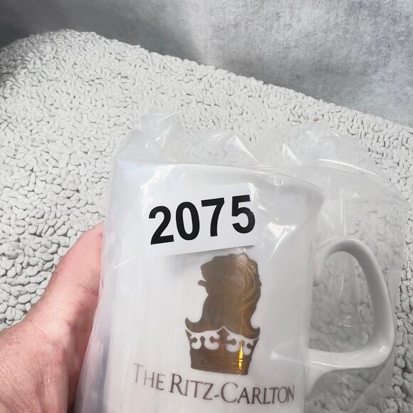 Ritz Carlton Mug White Fine Bone China Mug Gold Trim Duchess England ~3.75" H - Picture 10 of 10